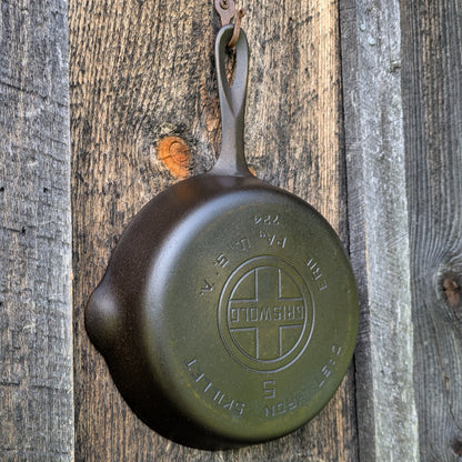 Griswold #5 Cast Iron Skillet with Large Block Logo and Smooth Bottom 724