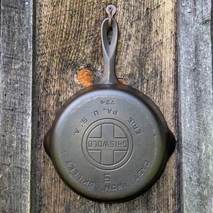 Griswold #5 Cast Iron Skillet with Large Block Logo and Smooth Bottom 724