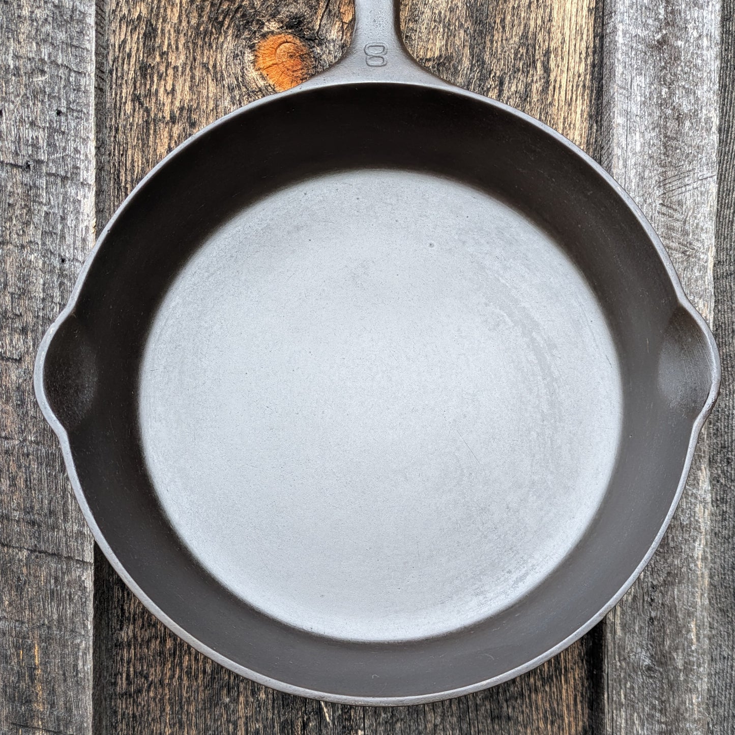 Griswold #8 Cast Iron Skillet with Slant EPU Logo 704 J