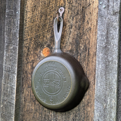Griswold Slant EPU Logo #3 Cast Iron Skillet 709 B