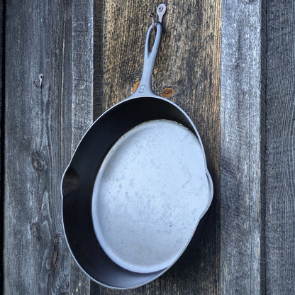 Griswold #8 Large Block Logo Cast Iron Skillet Smooth Bottom 704 G