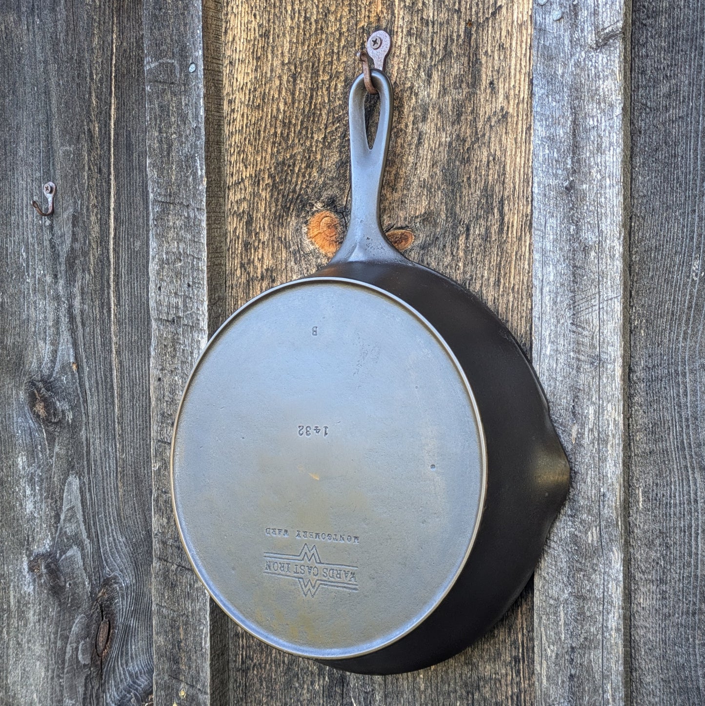 Ward's Cast Iron 1432 Skillet Size #8. Made by Wagner Ware for Montgomery Ward