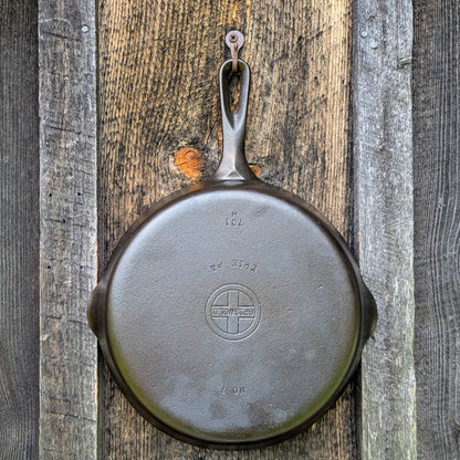 Vintage Griswold #7 Cast Iron Skillet with Small Block Logo and Late Handle 701 H