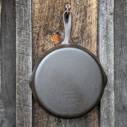 Wagner Ware #8 Cast Iron Skillet 1058 with Self Basting Lid