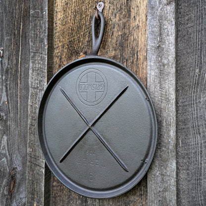 Griswold #9 Cast Iron Skillet Griddle Slant Erie Logo 739