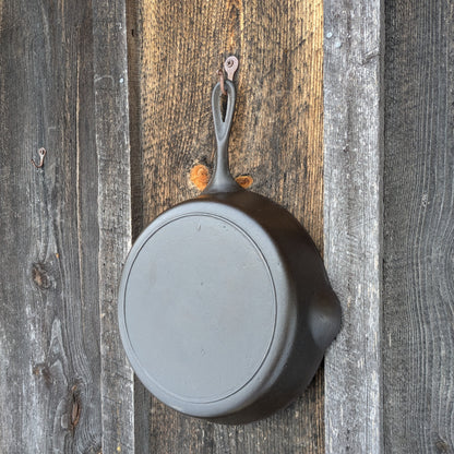 Antique Raised Number No Notch Lodge #7 Cast Iron Skillet