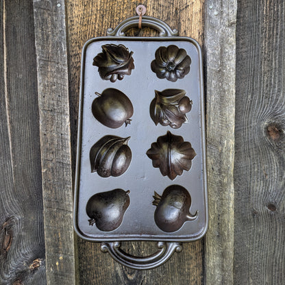 John Wright Fall Harvest Cast Iron Gem Pan