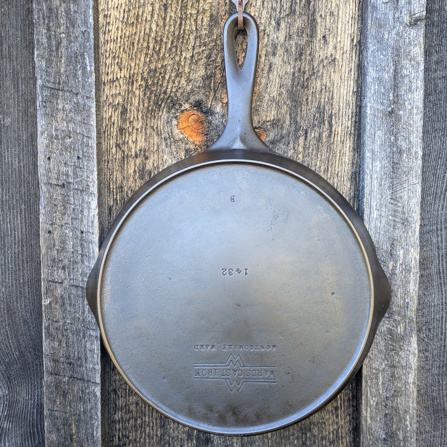 Ward's Cast Iron 1432 Skillet Size #8. Made by Wagner Ware for Montgomery Ward