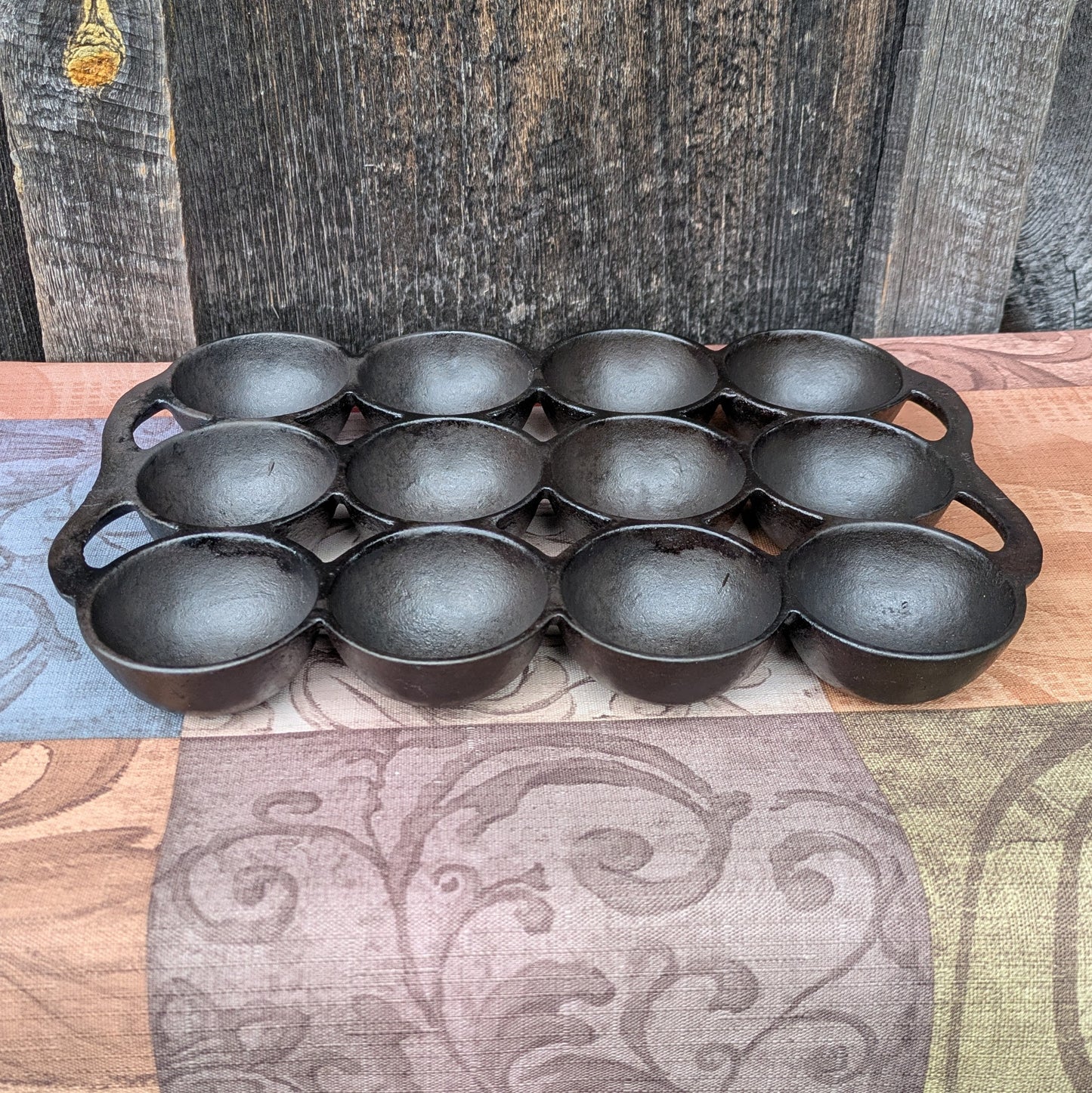 Antique Cast Iron Golf Ball Gem Pan