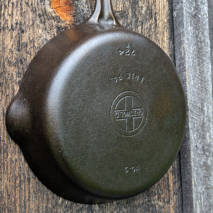 Vintage Griswold #5 Cast Iron Skillet with Small Block Logo and Grooved Handle 724 K