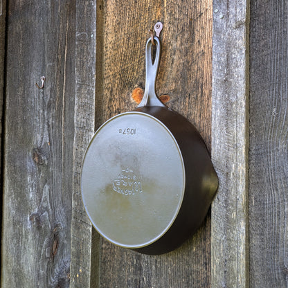 Vintage 1920's Wagner Ware Centered Logo 7 1057 B