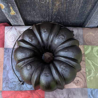 Vintage Cast Iron Bundt Pan with Bail Handle, Fully Restored