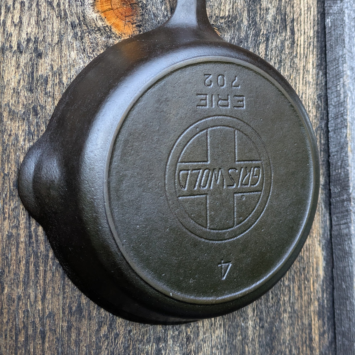 Griswold #4 Cast Iron Skillet with Slant Erie Logo 702