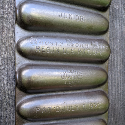 Wagner Ware Cast Iron Krusty Korn Kobs Junior Corn Stick Pan