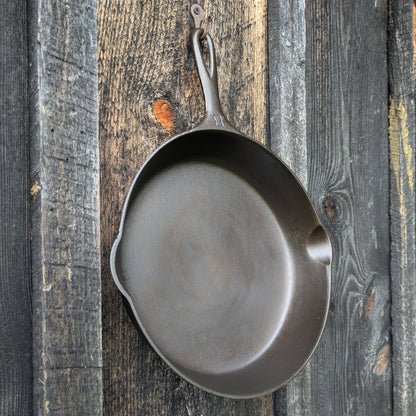 Griswold #8 Cast Iron Skillet with Slant EPU Logo 704 G