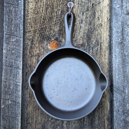 Griswold #4 Cast Iron Skillet with Slant Erie Logo 702