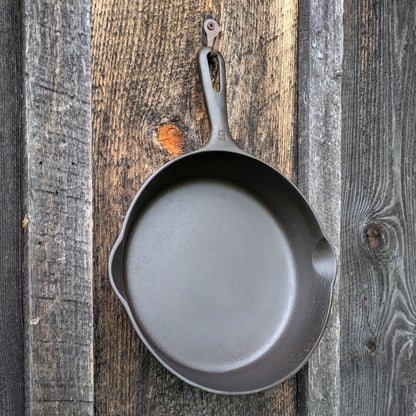 Griswold Small Block Logo #6 Cast Iron Skillet with Early Handle 699 V