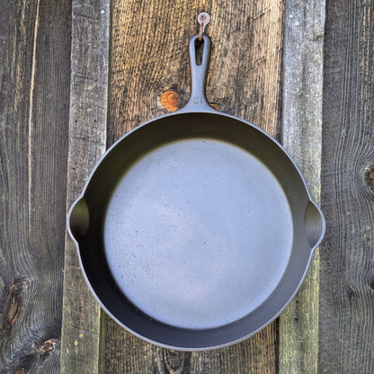 Griswold #10 Cast Iron Skillet with Small Block Logo & Late Handle 716 E