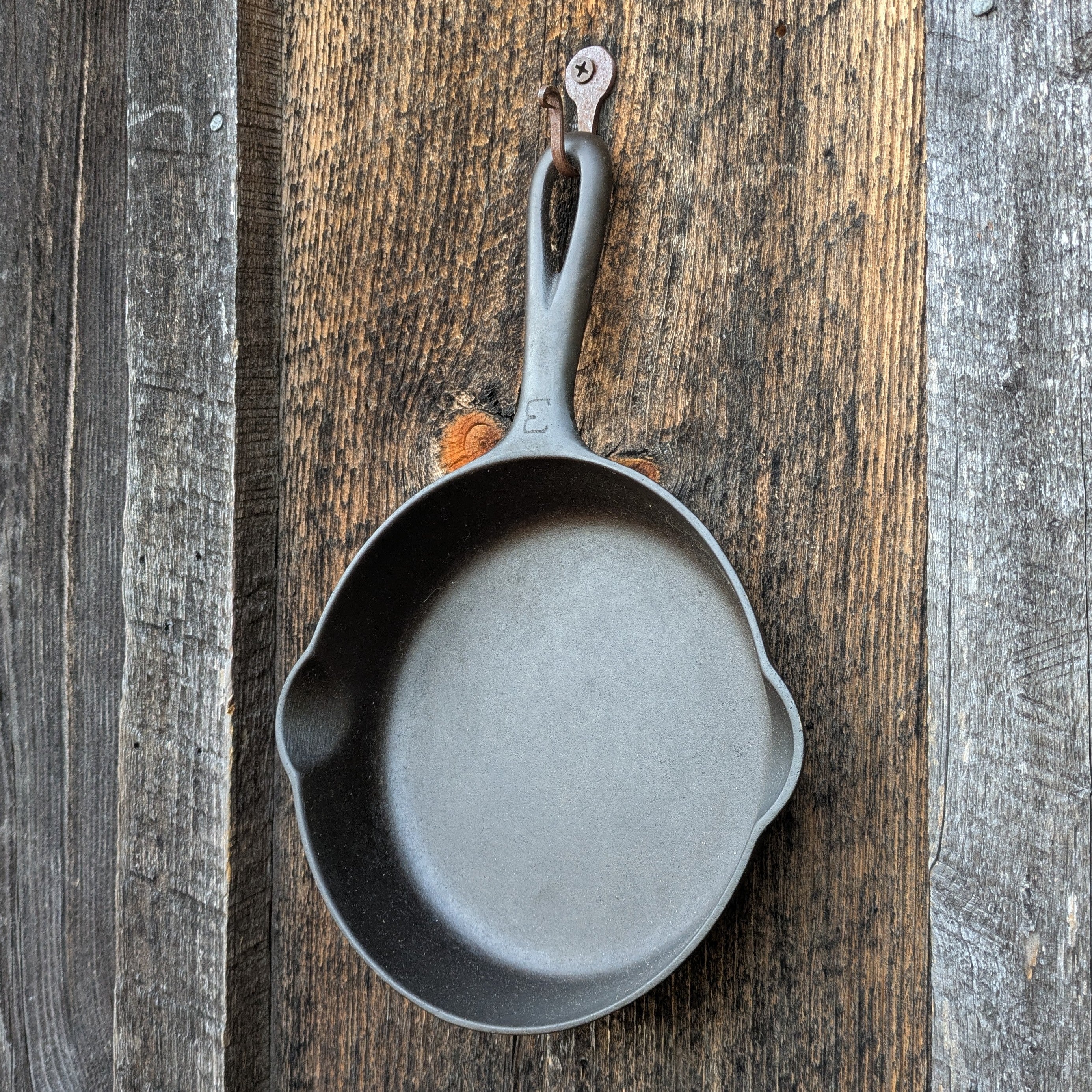 Griswold #3 Cast Iron Skillet 709 B Small Block Logo and Late