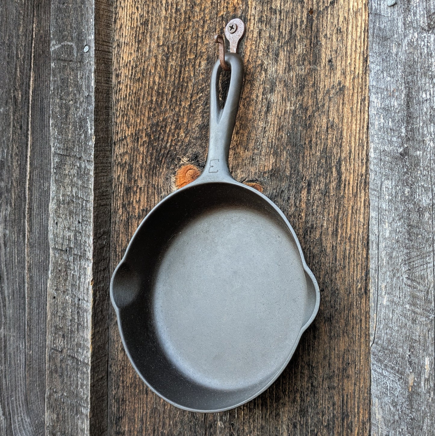 Griswold #3 Cast Iron Skillet 709 B Small Block Logo and Late Handle