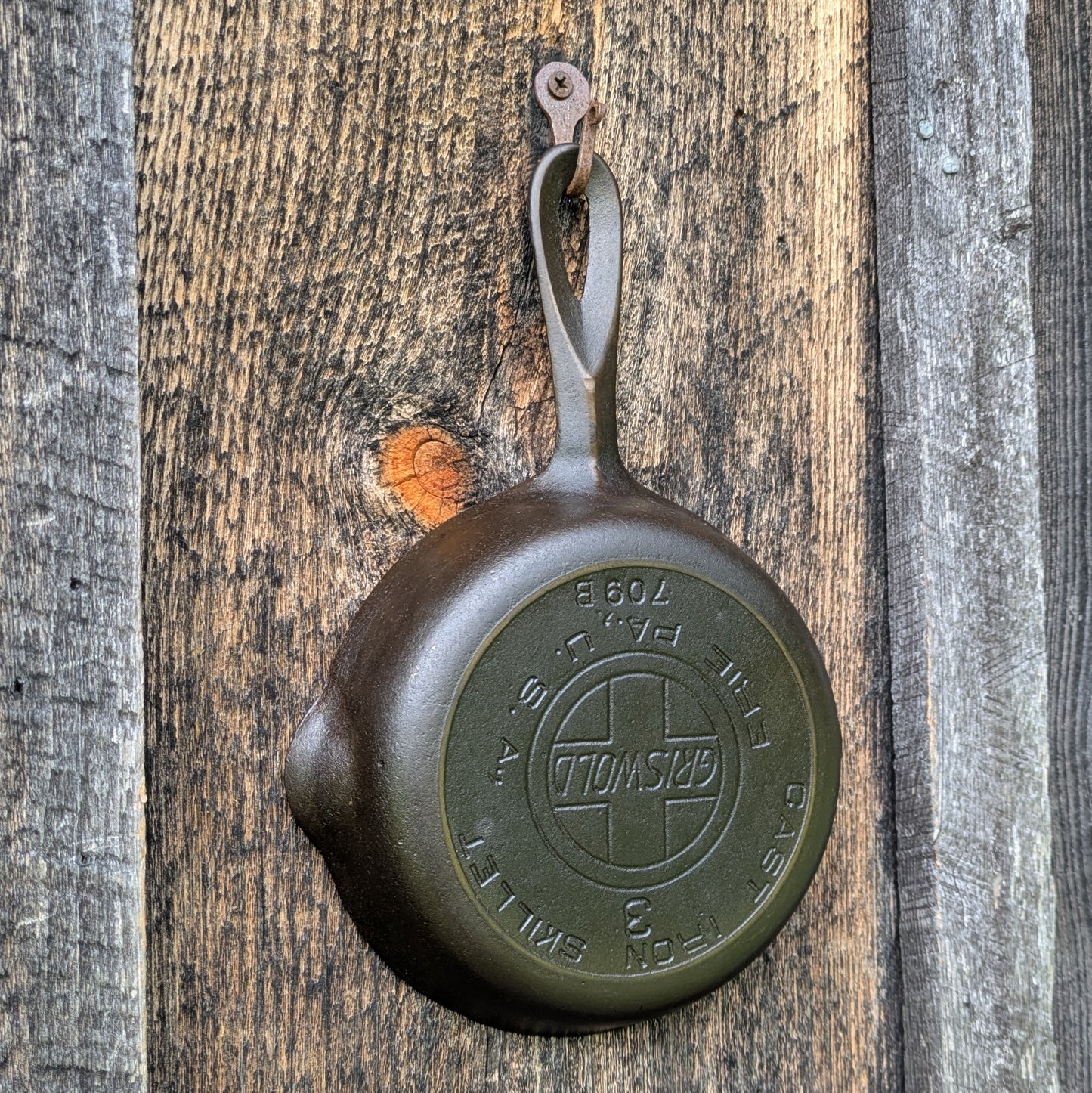 Griswold Slant EPU Logo #3 Cast Iron Skillet 709 B