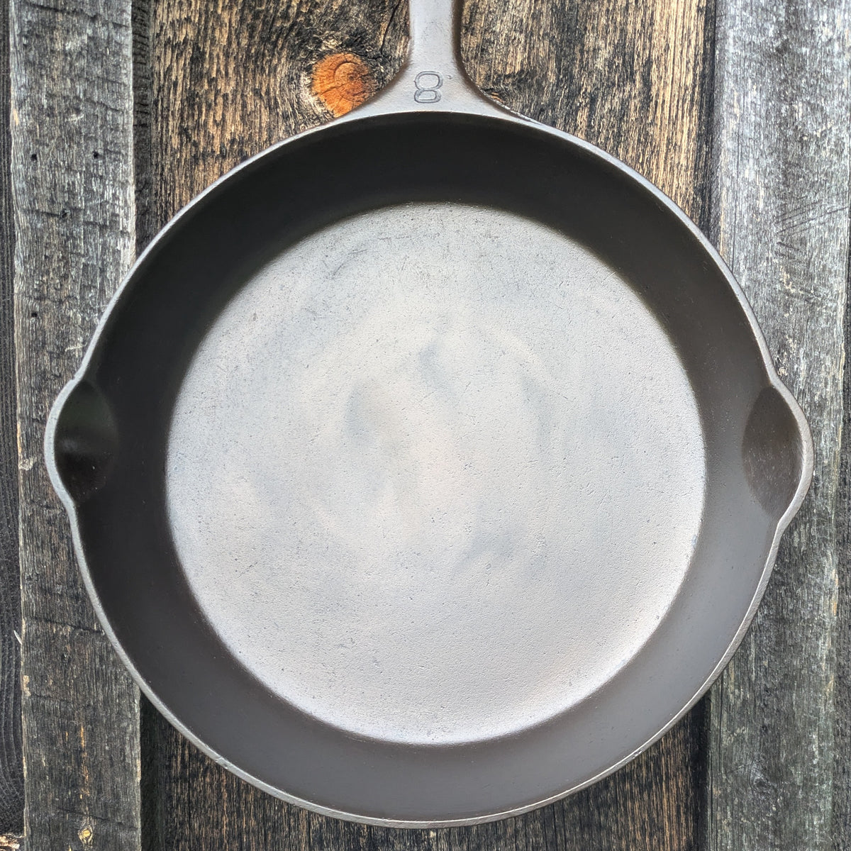Griswold #8 Cast Iron Skillet with Slant EPU Logo 704 G