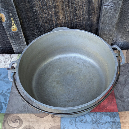 Wagner Ware Hammered Aluminum Round Roaster #8 with Lid 3248