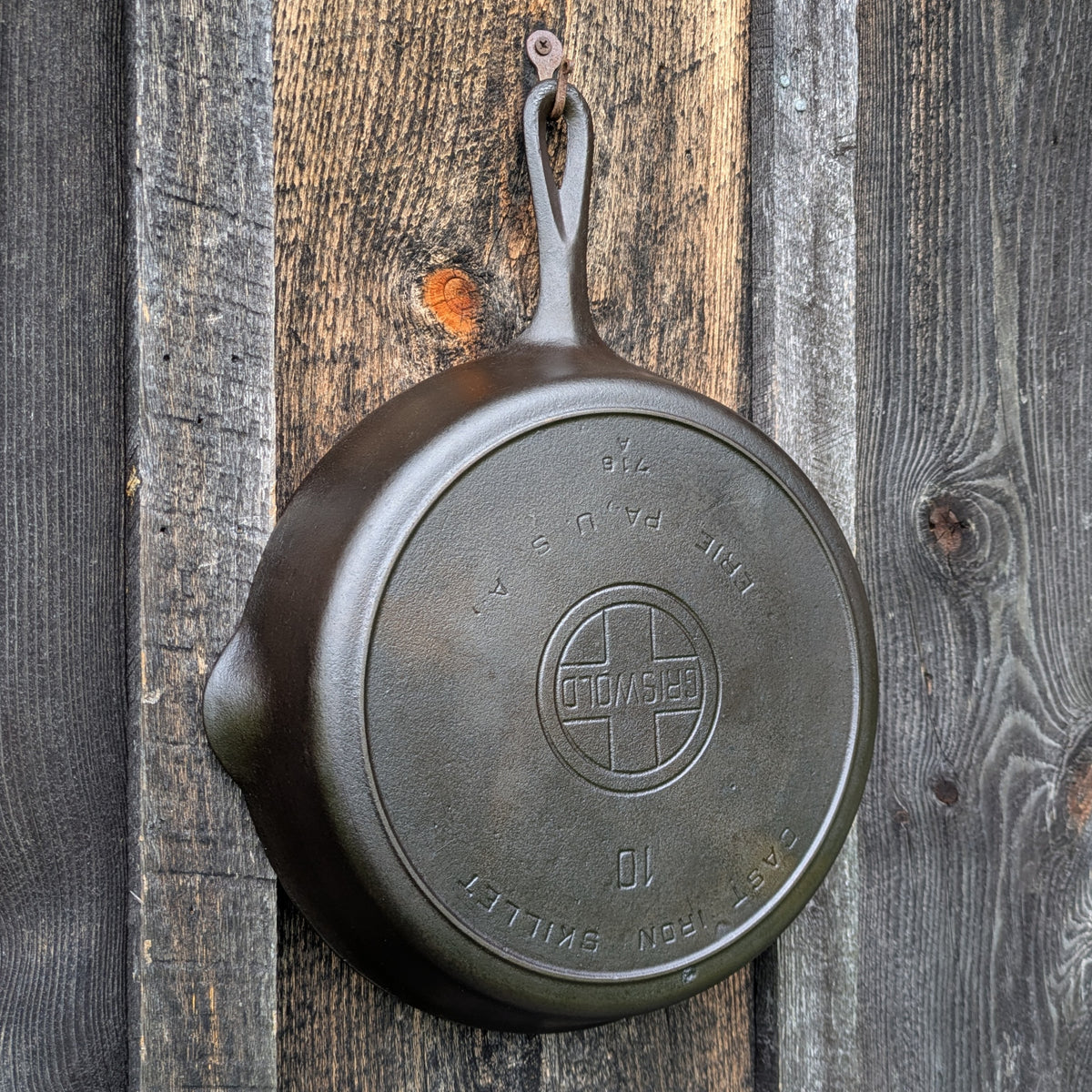 Griswold #10 Cast Iron Skillet with Large Block Logo and Heat Ring 716 A