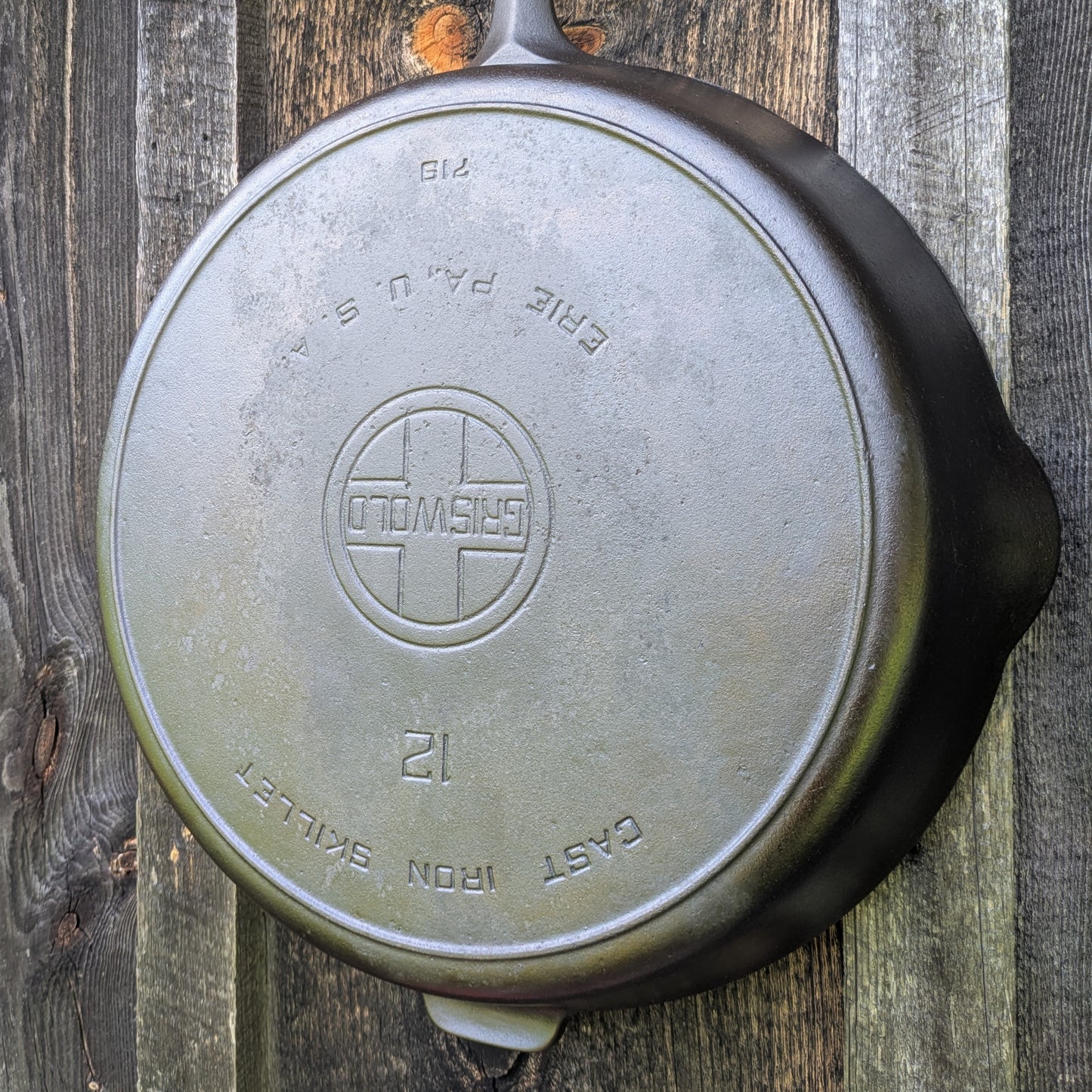 Griswold #12 Large Cast Iron Skillet with Large Block Logo and Heat Ring 719