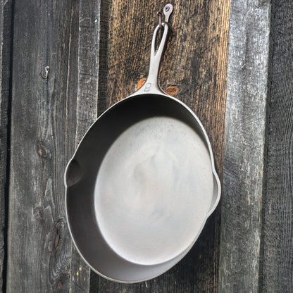 Griswold #8 Cast Iron Skillet with Slant EPU Logo 704 G