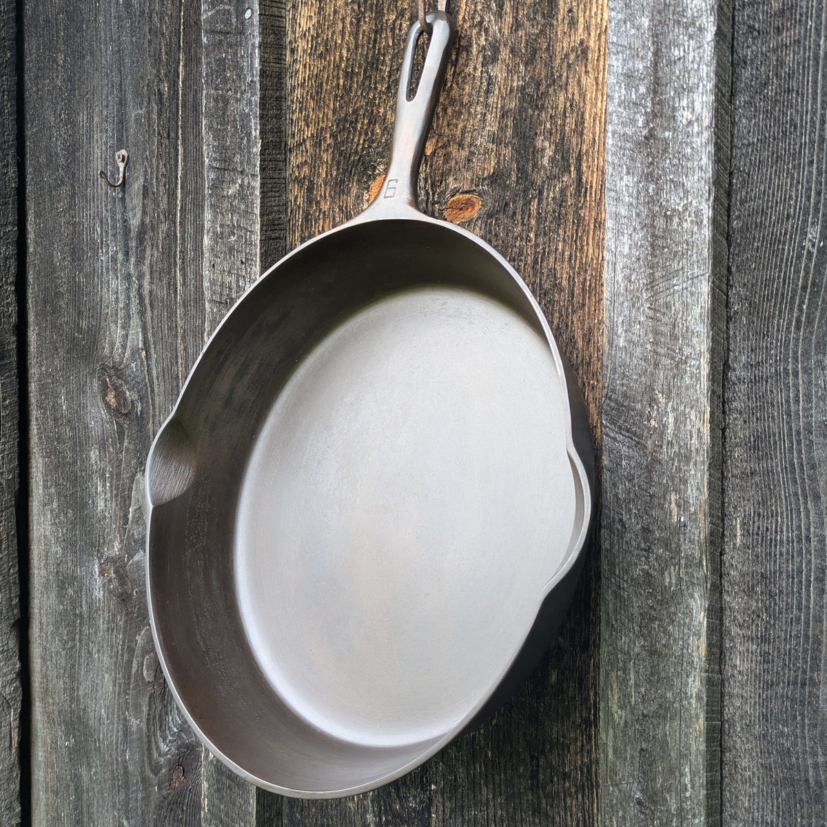 Griswold #9 Cast Iron Skillet with Small Block Logo and Grooved Handle 710 C