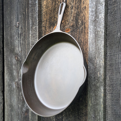 Griswold #9 Cast Iron Skillet with Small Block Logo and Grooved Handle 710 C