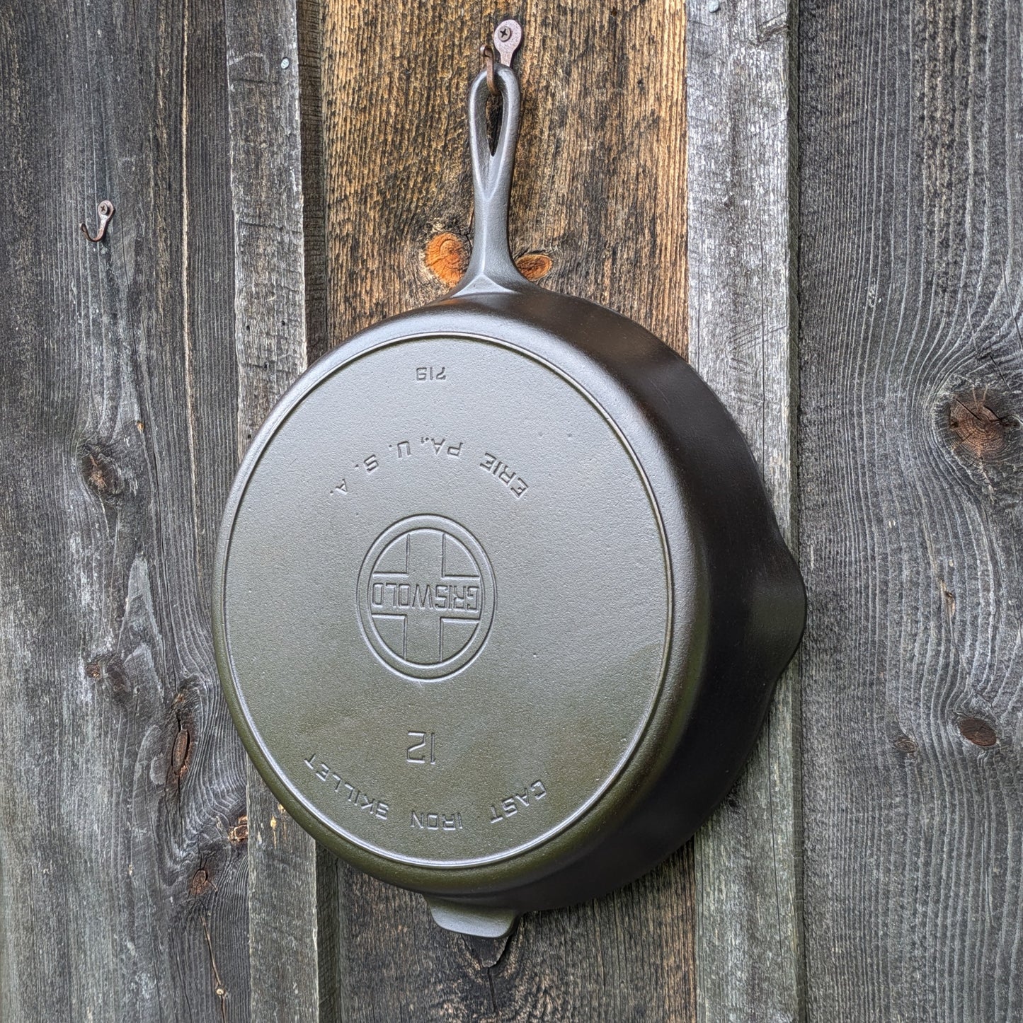 Griswold #12 Cast Iron Skillet with Large Block Logo and Heat Ring