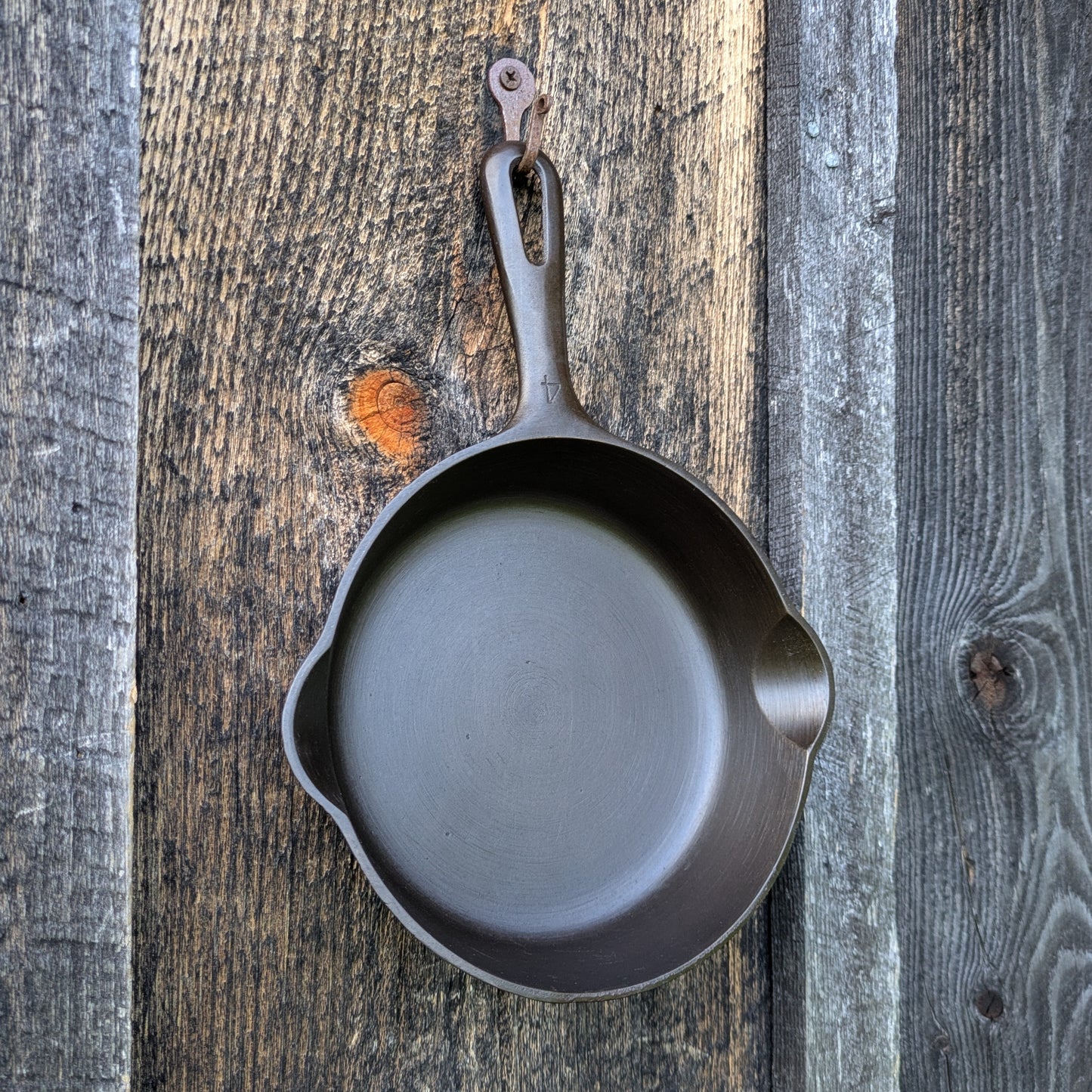 Griswold #4 Cast Iron Skillet with Small Block Logo and Late Handle 702 C