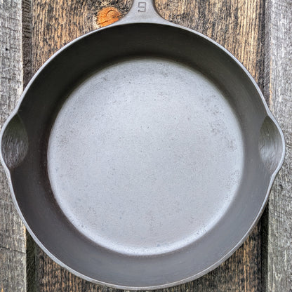 Griswold Small Block Logo #6 Cast Iron Skillet with Early Handle 699 V