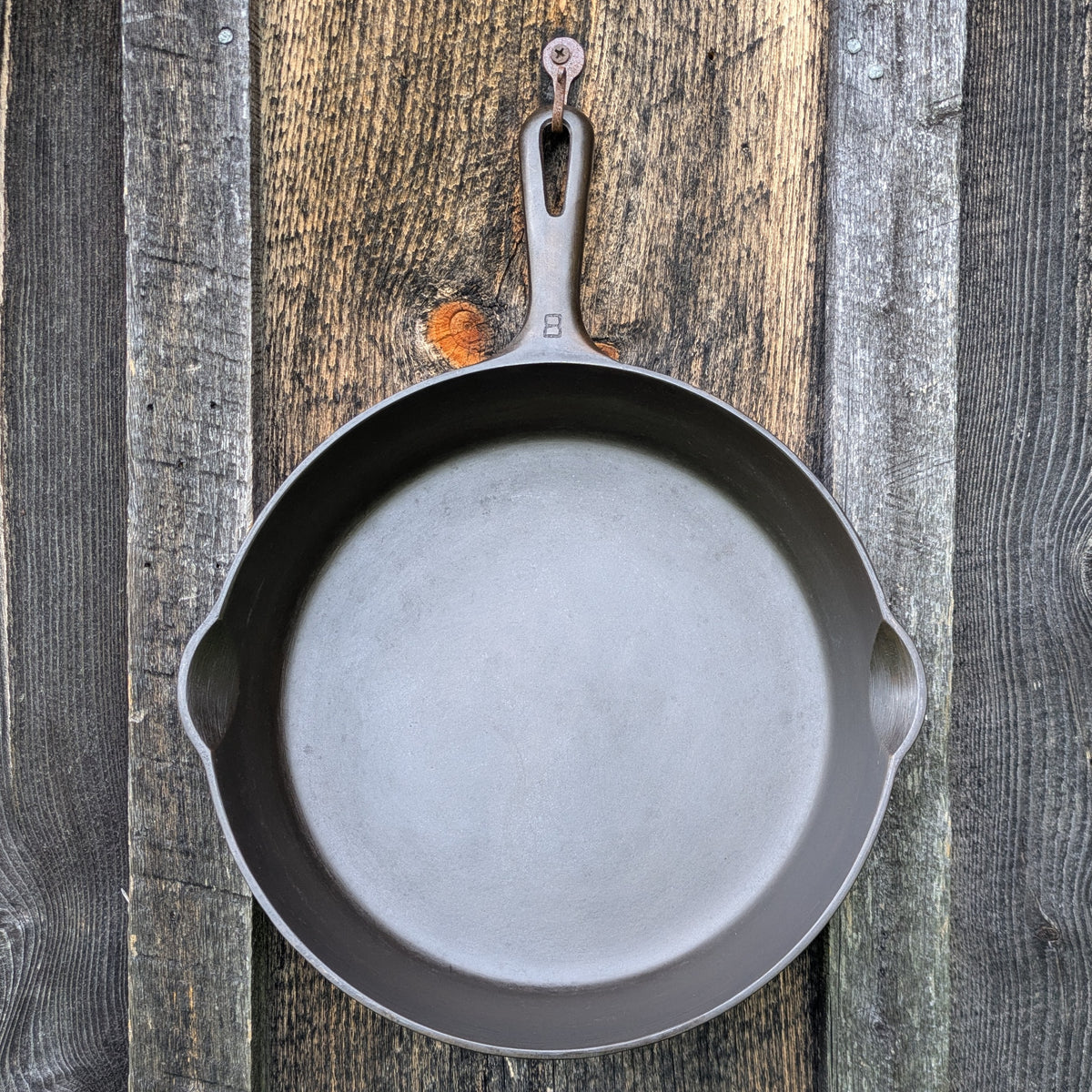 Vintage Griswold #8 Cast Iron Skillet with Small Block Logo and Late Handle 704 A