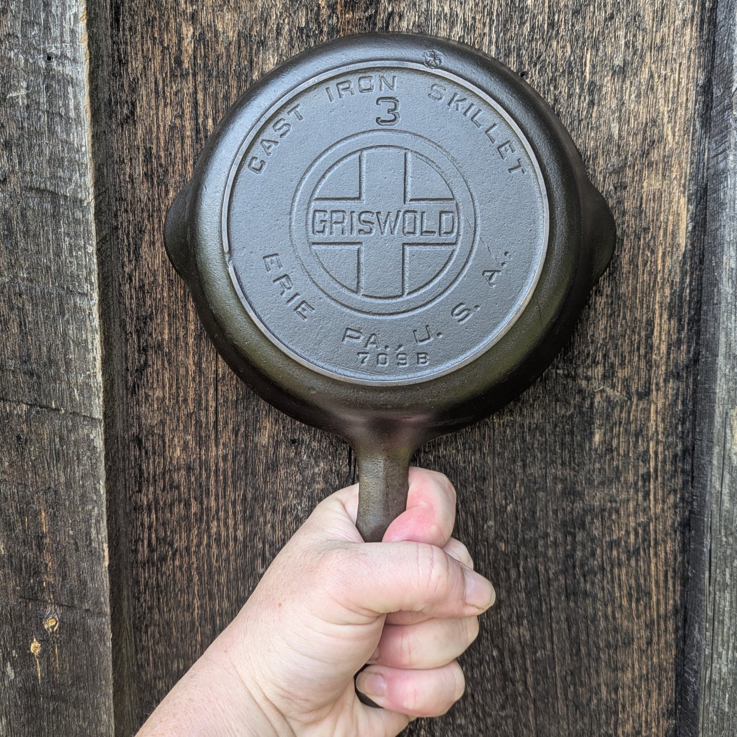 Griswold Large Block Logo #3 Cast Iron Skillet with Heat Ring 709 B