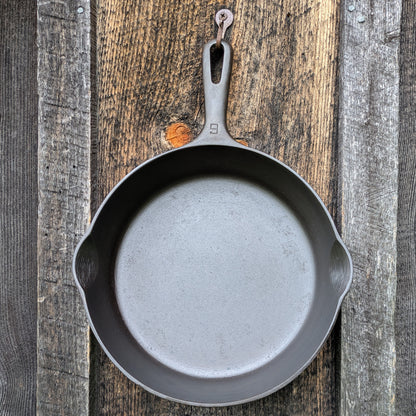 Griswold Small Block Logo #6 Cast Iron Skillet with Early Handle 699 V