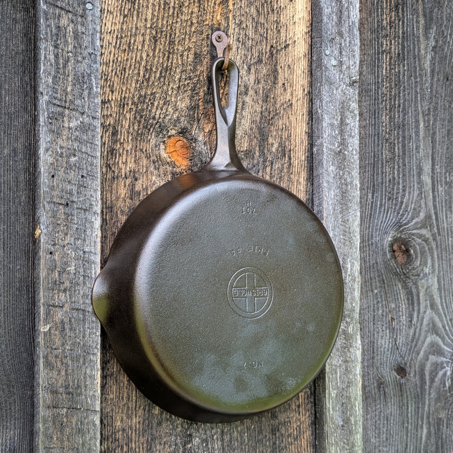 Vintage Griswold #7 Cast Iron Skillet with Small Block Logo and Late Handle 701 H
