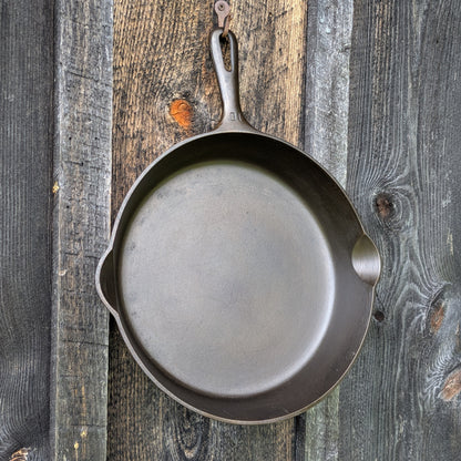 Griswold #10 Cast Iron Skillet with Small Block Logo & Late Handle