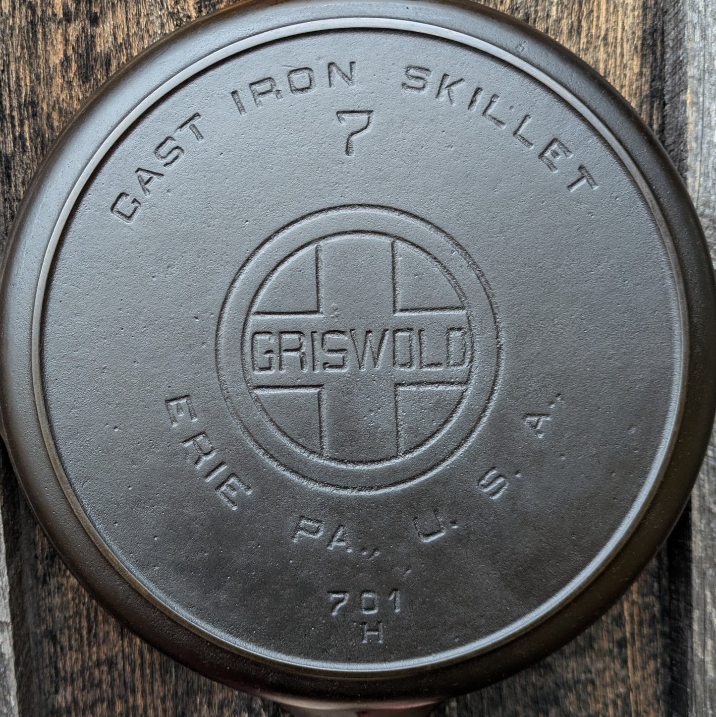 Vintage Griswold #7 Skillet with Large Block Logo and Heat Ring 701 H