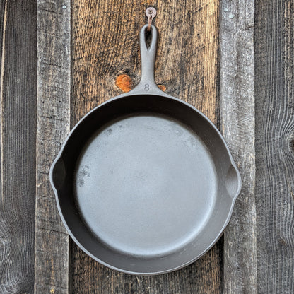 Wagner Ware #8 Cast Iron Skillet 1058 with Self Basting Lid