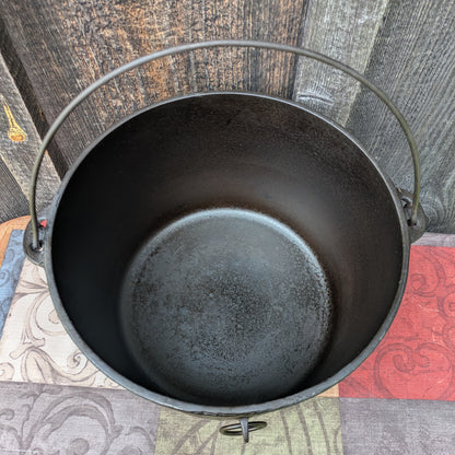 Wagner Ware Cast Iron Flat Bottom Kettle #8