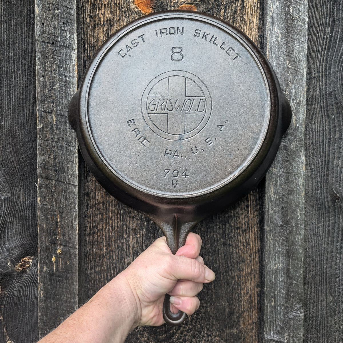 Griswold #8 Cast Iron Skillet with Slant EPU Logo 704 G