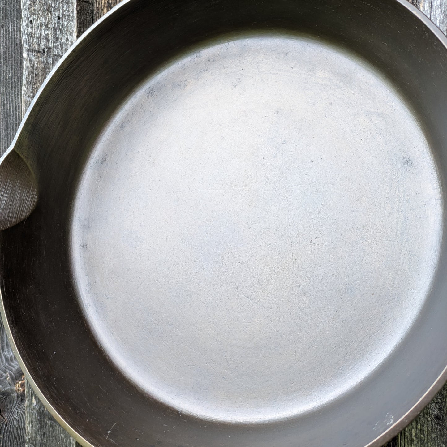 Griswold #10 Cast Iron Skillet with Small Block Logo & Late Handle