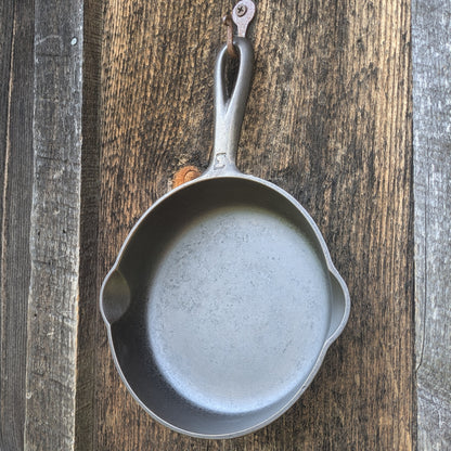 Griswold Large Block Logo #3 Cast Iron Skillet with Heat Ring 709 B