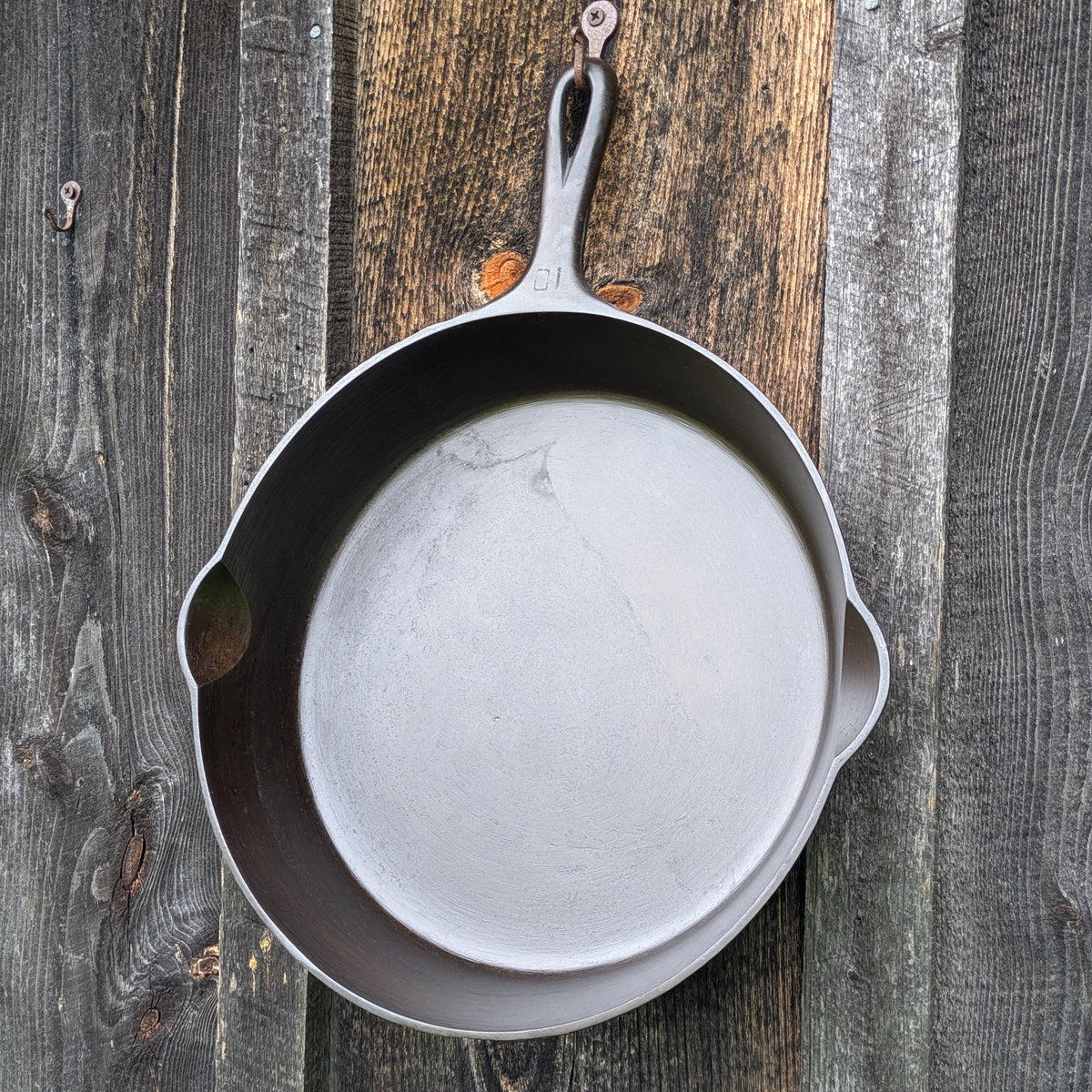 Griswold #10 Cast Iron Skillet with Small Block Logo and Early Handle 716 B