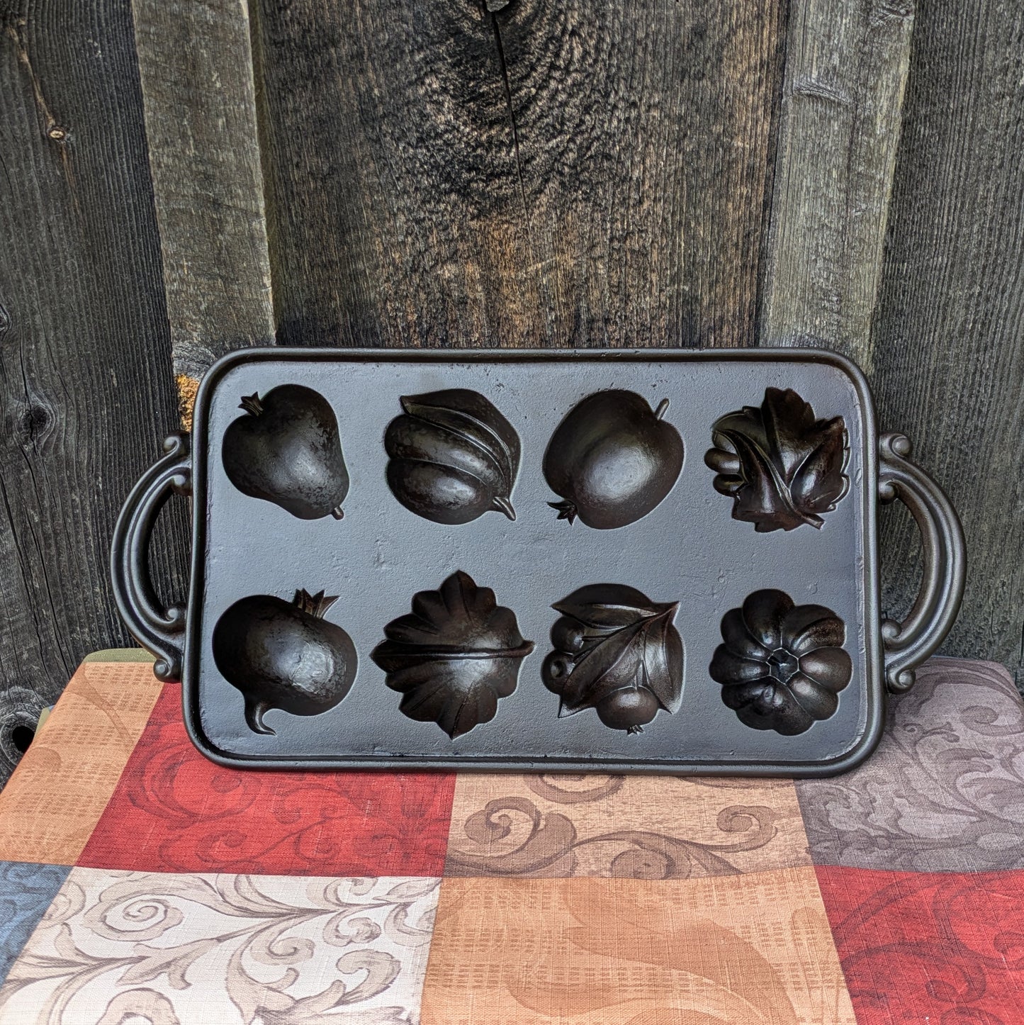 John Wright Fall Harvest Cast Iron Gem Pan