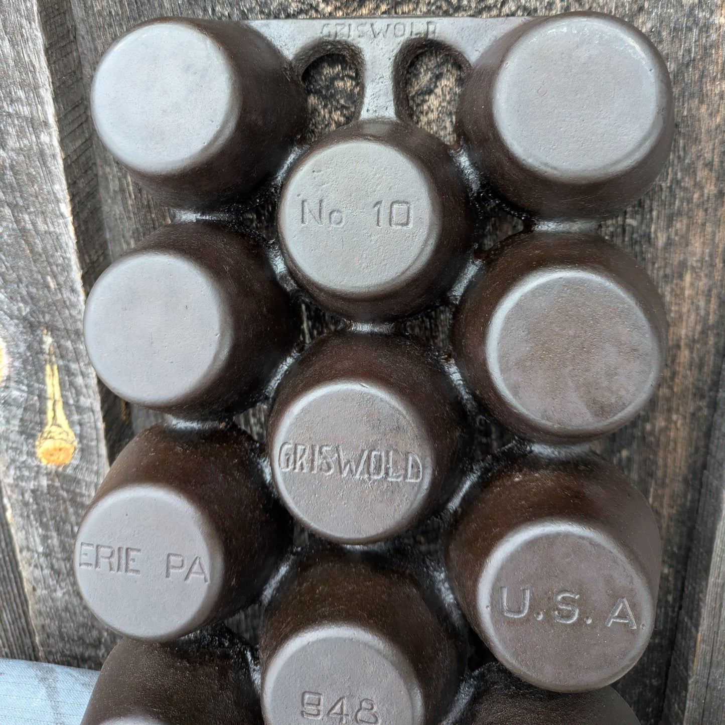 Griswold No. 10 Popover or Muffin Pan 948 A, Variation 11