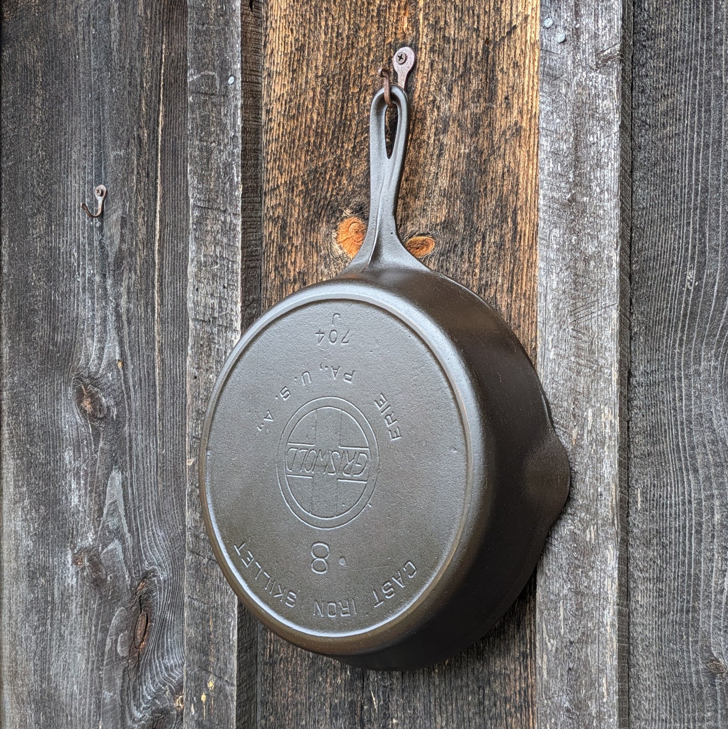 Griswold #8 Cast Iron Skillet with Slant EPU Logo 704 J